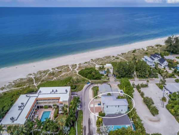 Expansive Beach Home - Casual Luxury - Steps to the Beach